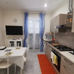 Apartament House 2018, Rzym